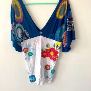 Desigual Gorgeous T- Shirt Embroider Flowers on Front of shirt. Size Large.